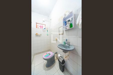 Casa à venda com 126m², 2 quartos e 2 vagas Casa à venda com 126m², 2 quartos e 2 vagasBanheiro casa 2