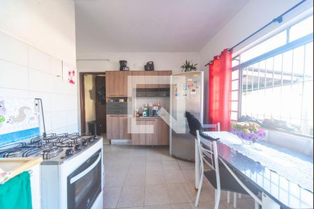 Casa à venda com 126m², 2 quartos e 2 vagas Casa à venda com 126m², 2 quartos e 2 vagasCozinha casa 2