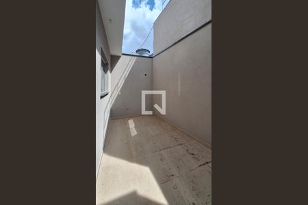 Casa à venda com 100m², 3 quartos e 2 vagas Casa à venda com 100m², 3 quartos e 2 vagasQuintal