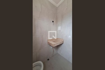 Casa à venda com 100m², 3 quartos e 2 vagas Casa à venda com 100m², 3 quartos e 2 vagasBanheiro