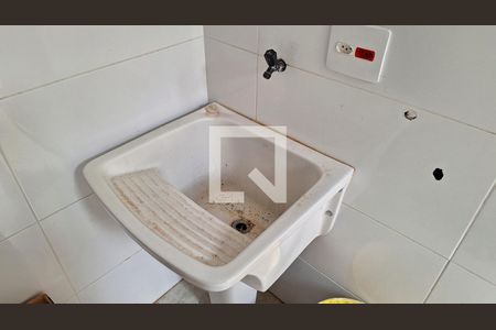 Casa à venda com 100m², 3 quartos e 2 vagas Casa à venda com 100m², 3 quartos e 2 vagasÁrea de Serviço