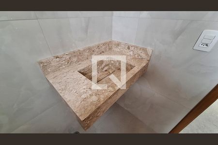 Casa à venda com 100m², 3 quartos e 2 vagas Casa à venda com 100m², 3 quartos e 2 vagasBanheiro