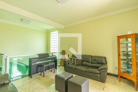 Sala de TV de casa à venda com 4 quartos, 1000m² em Trevo, Belo Horizonte