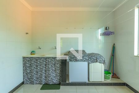 Casa à venda com 1000m², 4 quartos e 6 vagas Casa à venda com 1000m², 4 quartos e 6 vagasArea de Serviço