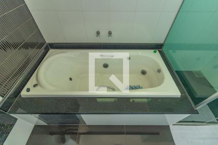 Casa à venda com 1000m², 4 quartos e 6 vagas Casa à venda com 1000m², 4 quartos e 6 vagasBanheiro da Suite