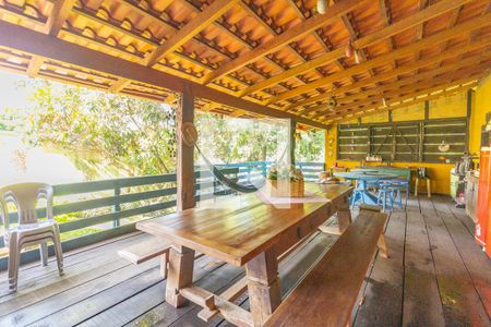 Casa à venda com 1000m², 4 quartos e 6 vagas Casa à venda com 1000m², 4 quartos e 6 vagasArea Gourmet