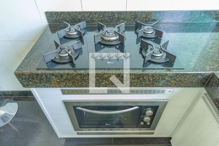 Casa à venda com 1000m², 4 quartos e 6 vagas Casa à venda com 1000m², 4 quartos e 6 vagasCozinha