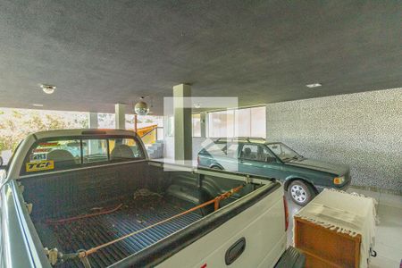 Casa à venda com 1000m², 4 quartos e 6 vagas Casa à venda com 1000m², 4 quartos e 6 vagasSalão de Festas