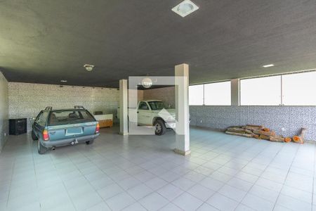 Casa à venda com 1000m², 4 quartos e 6 vagas Casa à venda com 1000m², 4 quartos e 6 vagasSalão de Festas