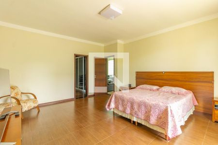 Casa à venda com 1000m², 4 quartos e 6 vagas Casa à venda com 1000m², 4 quartos e 6 vagasSuite