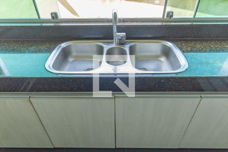 Casa à venda com 1000m², 4 quartos e 6 vagas Casa à venda com 1000m², 4 quartos e 6 vagasCozinha