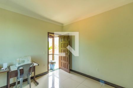 Casa à venda com 1000m², 4 quartos e 6 vagas Casa à venda com 1000m², 4 quartos e 6 vagasEscritório