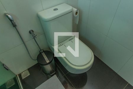 Casa à venda com 1000m², 4 quartos e 6 vagas Casa à venda com 1000m², 4 quartos e 6 vagasBanheiro da Suite