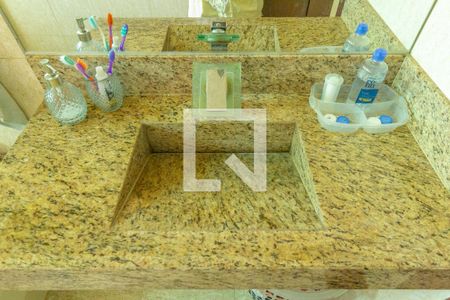 Casa à venda com 1000m², 4 quartos e 6 vagas Casa à venda com 1000m², 4 quartos e 6 vagasBanheiro Social 2