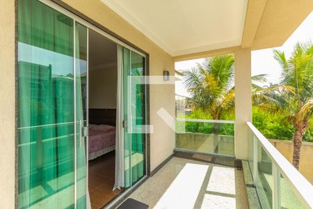 Casa à venda com 1000m², 4 quartos e 6 vagas Casa à venda com 1000m², 4 quartos e 6 vagasVaranda da Suite