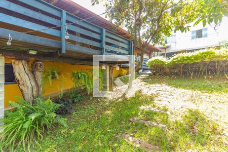 Casa à venda com 1000m², 4 quartos e 6 vagas Casa à venda com 1000m², 4 quartos e 6 vagasArea Externa