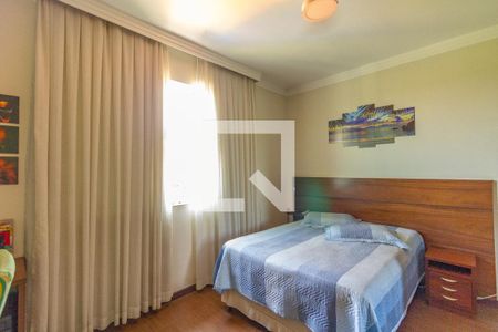 Casa à venda com 1000m², 4 quartos e 6 vagas Casa à venda com 1000m², 4 quartos e 6 vagasQuarto 3