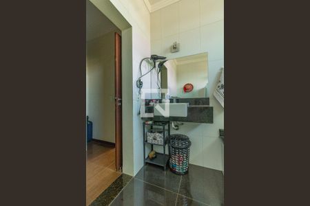 Casa à venda com 1000m², 4 quartos e 6 vagas Casa à venda com 1000m², 4 quartos e 6 vagasBanheiro da Suite