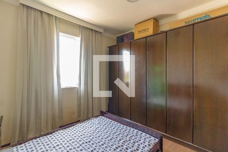 Casa à venda com 1000m², 4 quartos e 6 vagas Casa à venda com 1000m², 4 quartos e 6 vagasQuarto 1