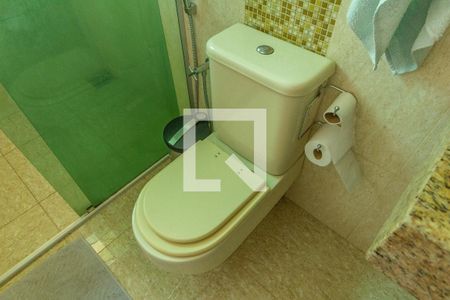 Casa à venda com 1000m², 4 quartos e 6 vagas Casa à venda com 1000m², 4 quartos e 6 vagasBanheiro Social 2