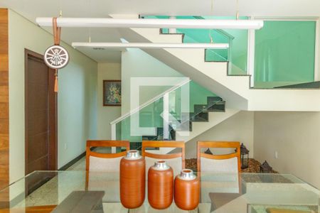 Casa à venda com 1000m², 4 quartos e 6 vagas Casa à venda com 1000m², 4 quartos e 6 vagasCopa