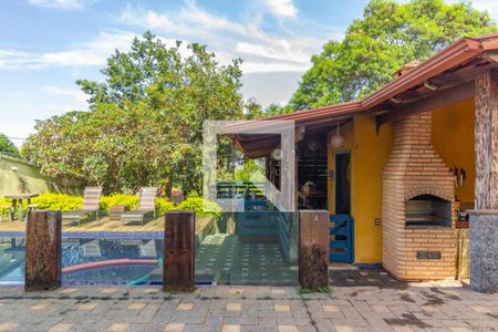 Casa à venda com 1000m², 4 quartos e 6 vagas Casa à venda com 1000m², 4 quartos e 6 vagasArea Externa