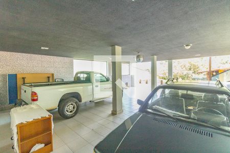 Casa à venda com 1000m², 4 quartos e 6 vagas Casa à venda com 1000m², 4 quartos e 6 vagasSalão de Festas