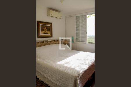 Casa de condomínio à venda com 3590m², 4 quartos e 6 vagas Casa de condomínio à venda com 3590m², 4 quartos e 6 vagasQuarto 2