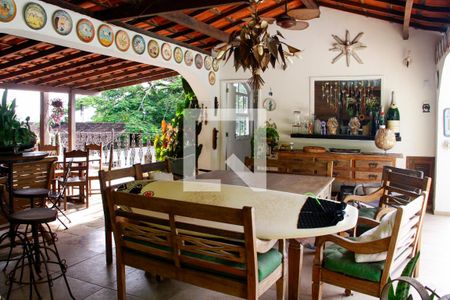 Casa de condomínio à venda com 3590m², 4 quartos e 6 vagas Casa de condomínio à venda com 3590m², 4 quartos e 6 vagasSala da churrasqueira