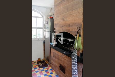 Casa de condomínio à venda com 3590m², 4 quartos e 6 vagas Casa de condomínio à venda com 3590m², 4 quartos e 6 vagasCozinha da churrasqueira