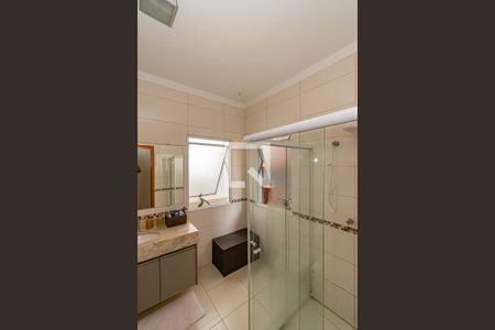 Banheiro da Suite de casa à venda com 3 quartos, 420m² em Vila Santa Isabel, Campinas