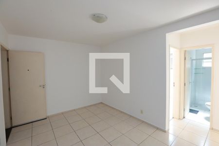 Sala de apartamento à venda com 2 quartos, 58m² em Olaria, Contagem