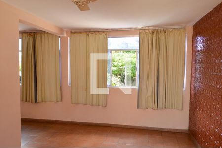 Sala 1 de casa para alugar com 2 quartos, 100m² em Taquara, Rio de Janeiro