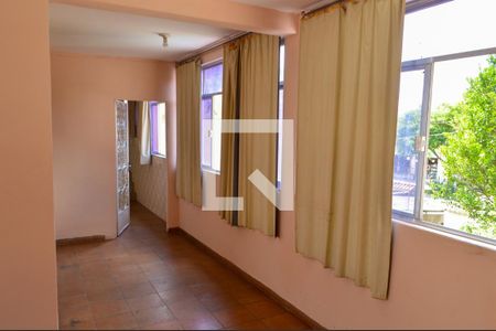 Sala 1 de casa para alugar com 2 quartos, 100m² em Taquara, Rio de Janeiro