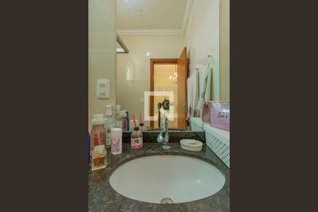 Casa à venda com 200m², 3 quartos e 4 vagas Casa à venda com 200m², 3 quartos e 4 vagasBanheiro suíte