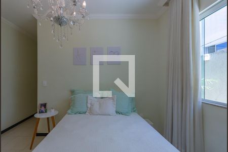 Casa à venda com 200m², 3 quartos e 4 vagas Casa à venda com 200m², 3 quartos e 4 vagasSuíte