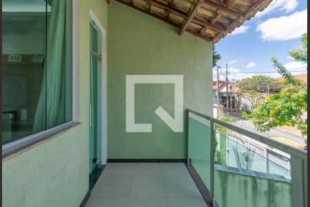 Sala - Varanda de casa à venda com 3 quartos, 200m² em Santa Mônica, Belo Horizonte