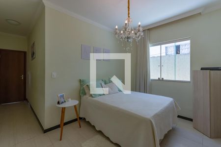 Casa à venda com 200m², 3 quartos e 4 vagas Casa à venda com 200m², 3 quartos e 4 vagasSuíte