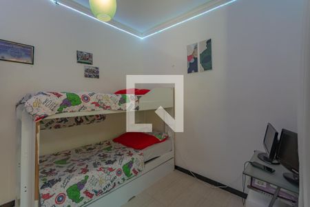 Casa à venda com 200m², 3 quartos e 4 vagas Casa à venda com 200m², 3 quartos e 4 vagasQuarto 2