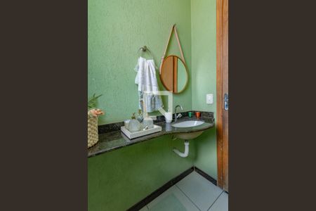 Casa à venda com 200m², 3 quartos e 4 vagas Casa à venda com 200m², 3 quartos e 4 vagasLavabo