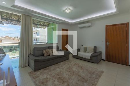 Sala de casa à venda com 3 quartos, 200m² em Santa Mônica, Belo Horizonte