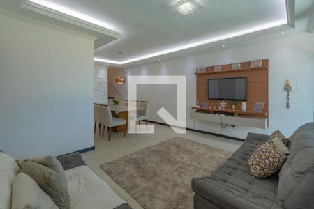 Sala de casa à venda com 3 quartos, 200m² em Santa Mônica, Belo Horizonte