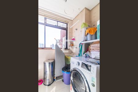 Apartamento à venda com 140m², 2 quartos e 1 vaga Apartamento à venda com 140m², 2 quartos e 1 vagaCozinha e Área de Serviço