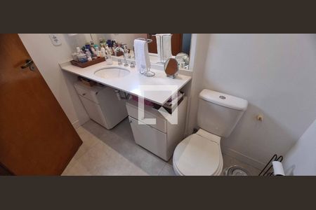 Apartamento à venda com 167m², 3 quartos e 4 vagasBanheiro da Suíte 1