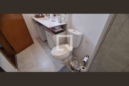 Apartamento à venda com 167m², 3 quartos e 4 vagasBanheiro da Suíte 1