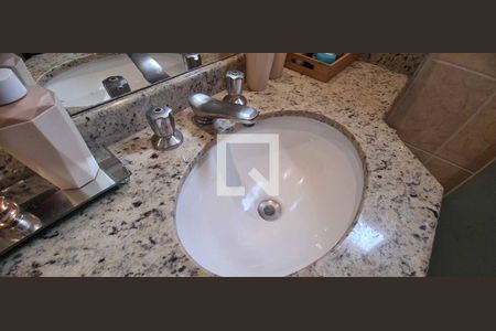 Apartamento à venda com 167m², 3 quartos e 4 vagasBanheiro da Suíte 2