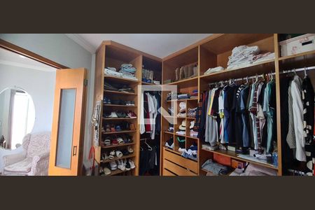 Apartamento à venda com 167m², 3 quartos e 4 vagasCloset