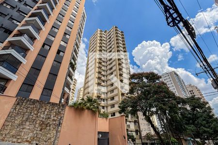 Apartamento para alugar com 55m², 2 quartos e 1 vaga Apartamento para alugar com 55m², 2 quartos e 1 vagaFachada