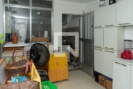 Casa de condomínio à venda com 145m², 3 quartos e 1 vagaÁrea de Serviço