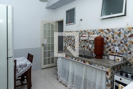 Casa de condomínio à venda com 145m², 3 quartos e 1 vagaCozinha - Armários